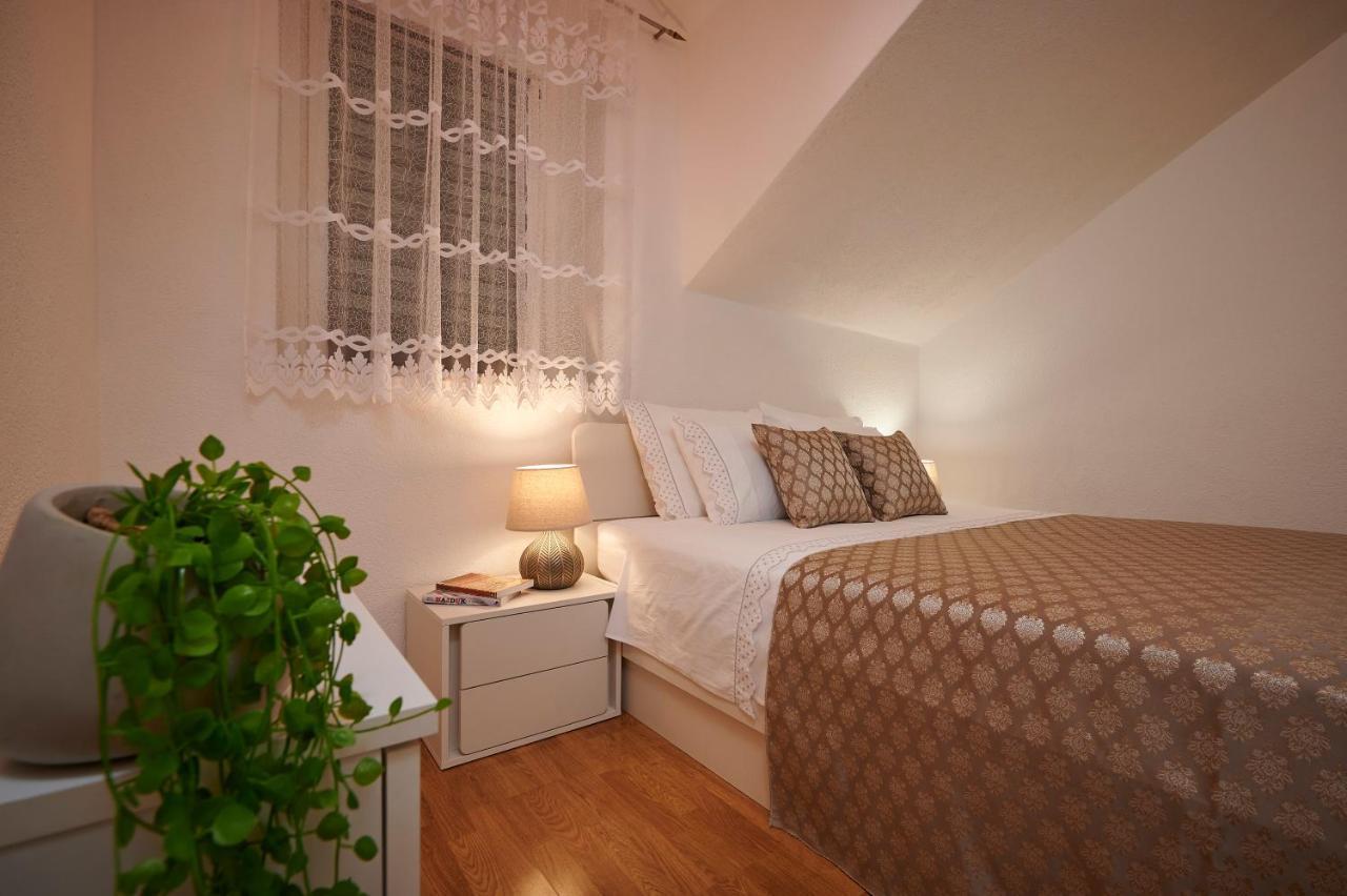 Apartment Ana-Marija Trogir Eksteriør bilde